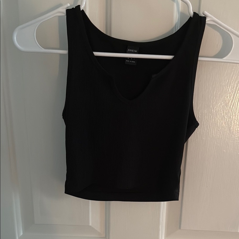 SHEIN Black Fitted Sleeveless Crop Tank Top